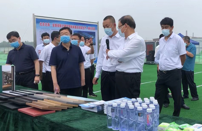 全市重點(diǎn)項目觀摩團(tuán)蒞臨唐山金路產(chǎn)業(yè)基地參觀調(diào)研