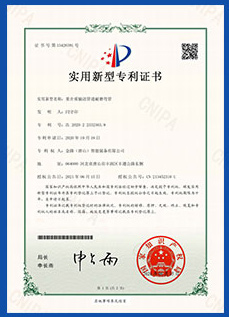 �������g